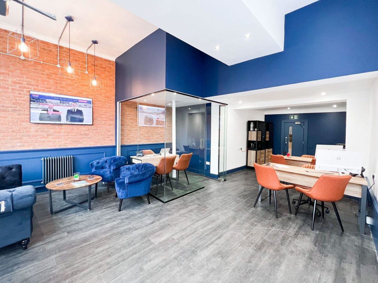 Embracing Office Design Aesthetics: Exploring Minimalistic, Bold ...